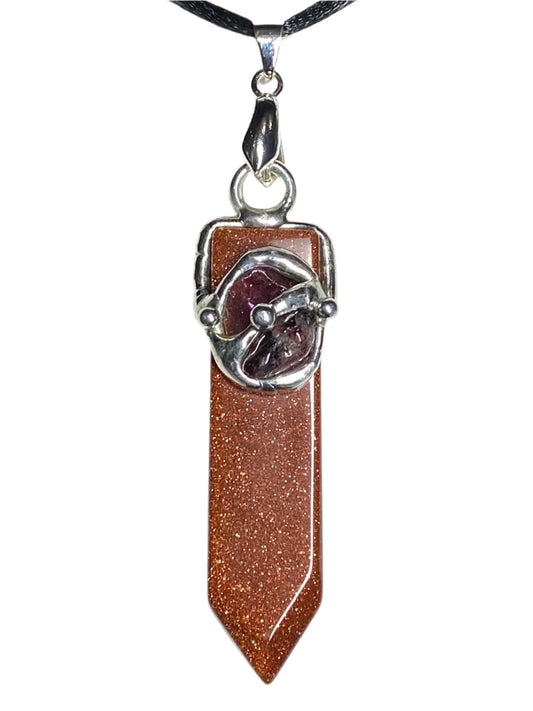 Attraction Gem Point Necklace